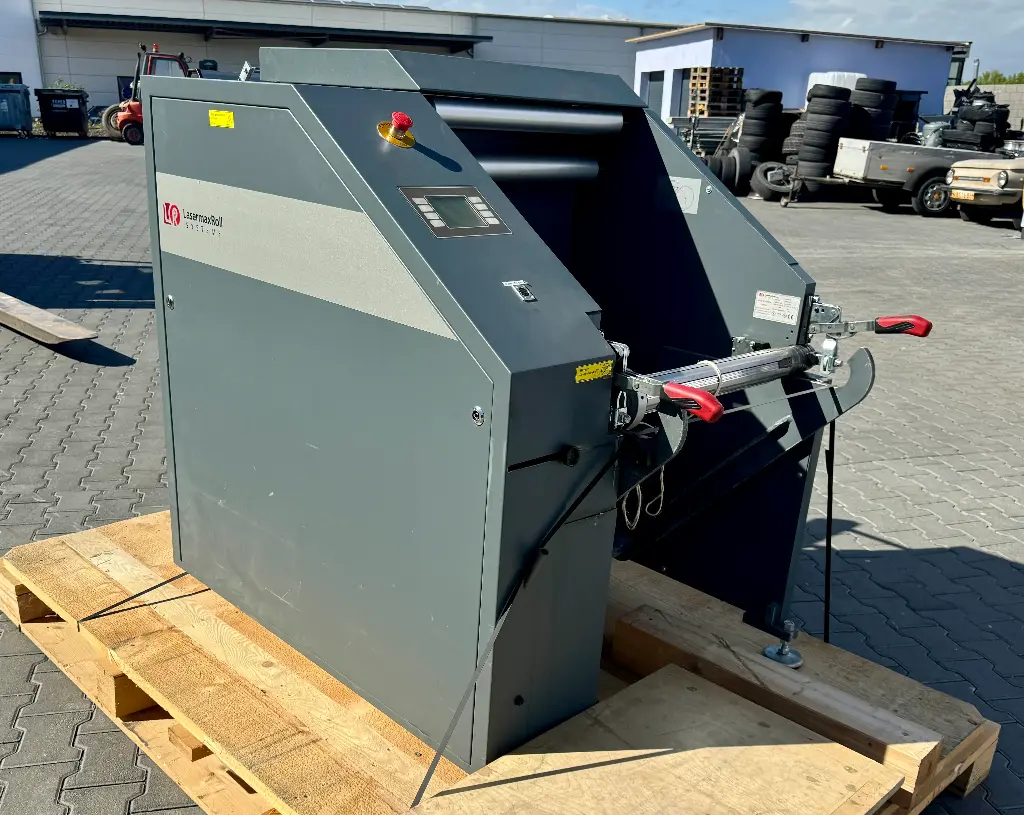 LasermaxRoll Unwind 52 – Industrial roll unwinder for roll-to-sheet finishing | new in 2004