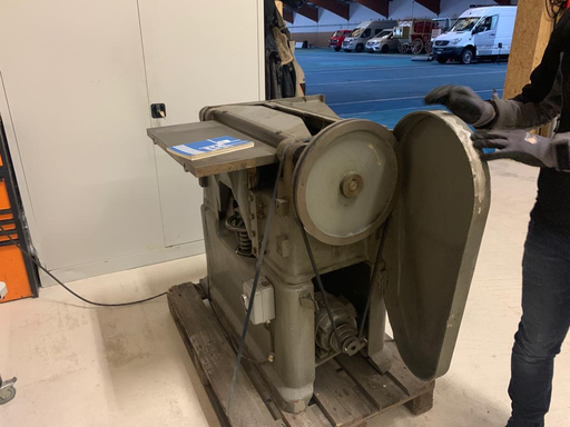 BOOK SPINE ROUNDING MACHINE FOMM FRB67